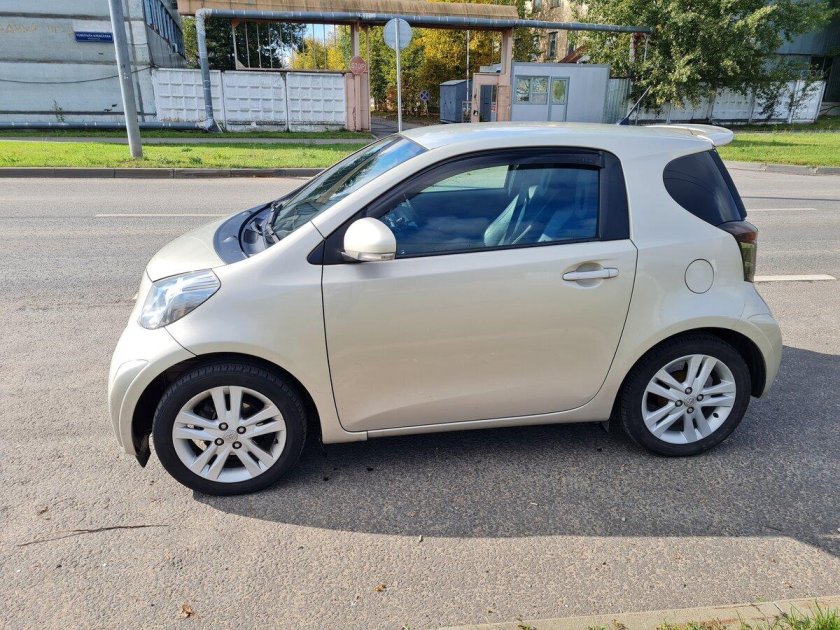Toyota IQ 2009