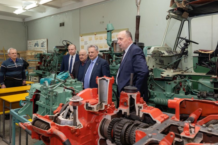 Минский тракторный завод 1966