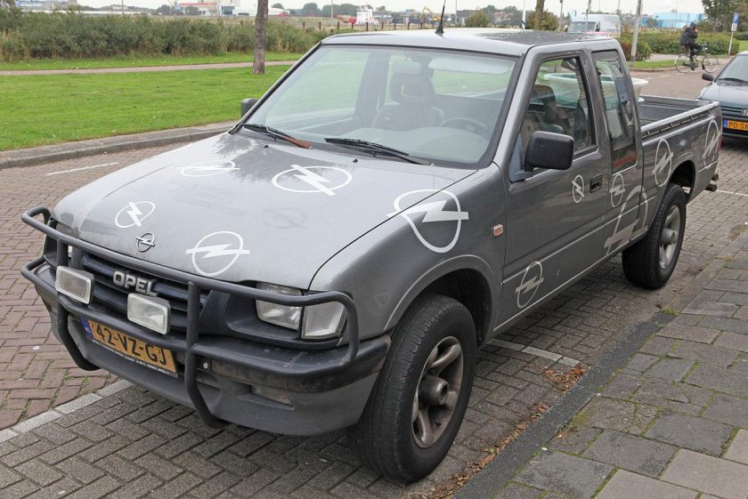 Опель Кампо