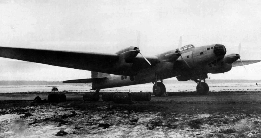 Самолет Петляков пе-8