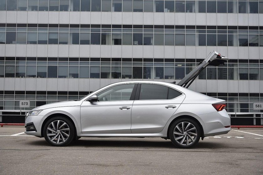 Шкода Октавия лифтбек