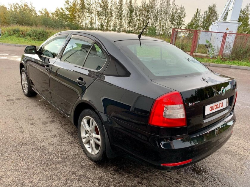 Шкода Октавия лифтбек