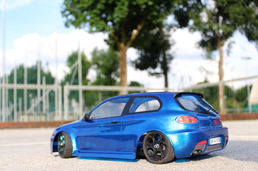 Альфа Ромео 147 с багажником