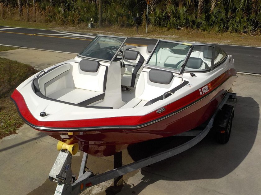 Yamaha Jet Boat