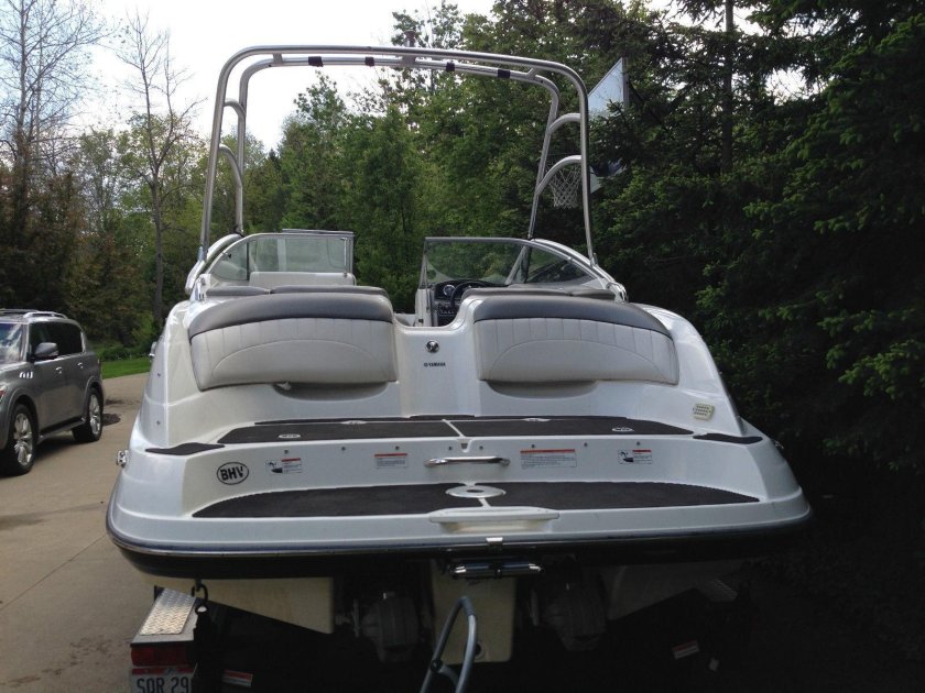 Катер Ямаха ар 230