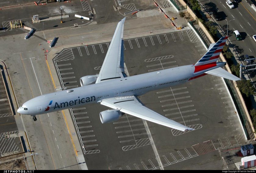 Boeing 777 American Airlines