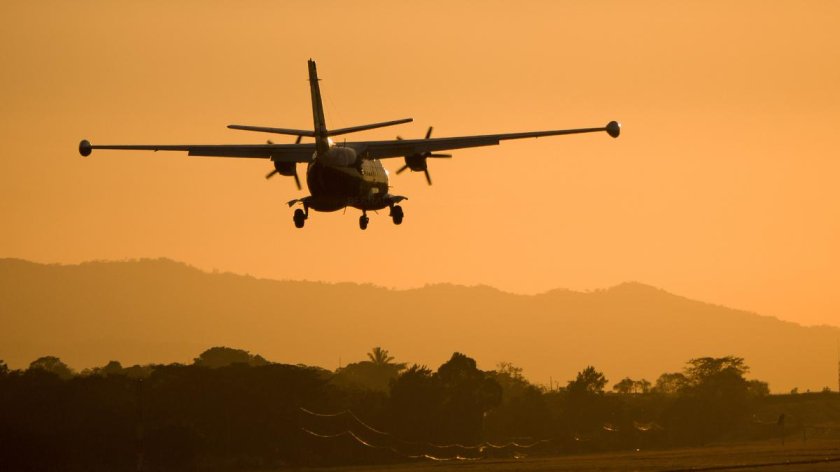 Камерун самолет