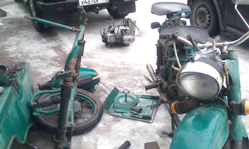 Разобранный мотоцикл урал