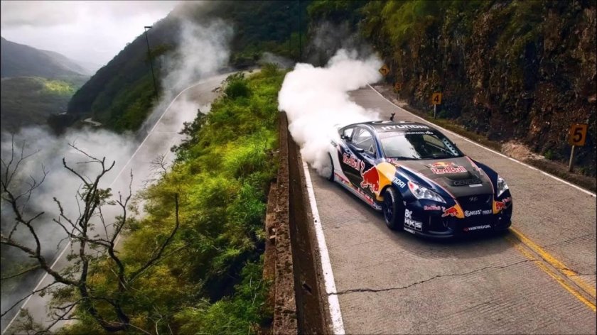 Дрифт на серпантине в Японии