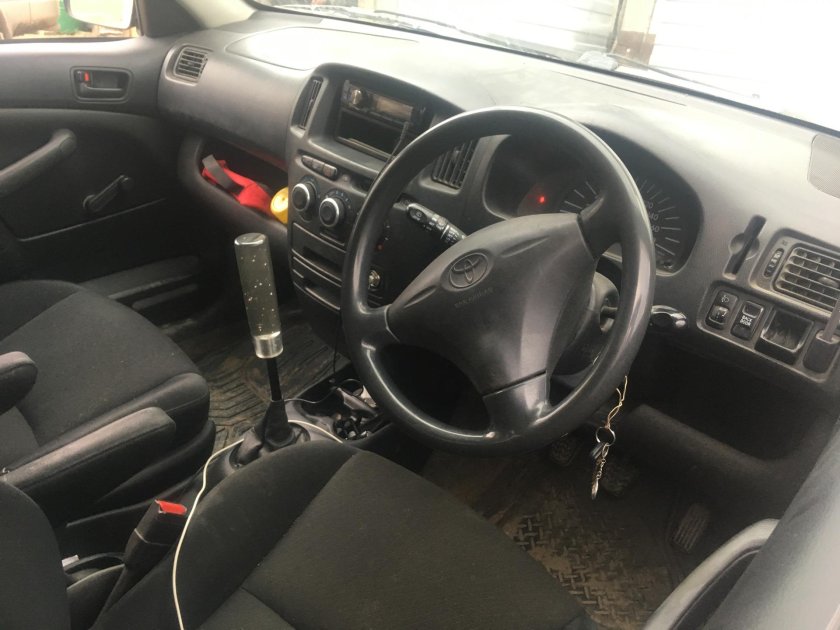 Toyota Probox 2004 салон