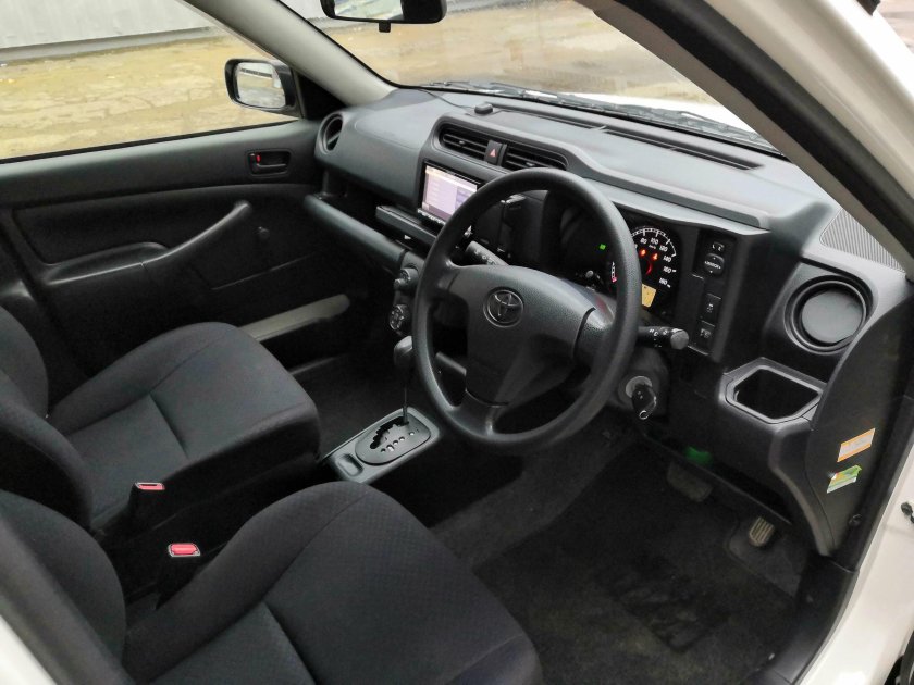 Toyota Probox 2017 салон