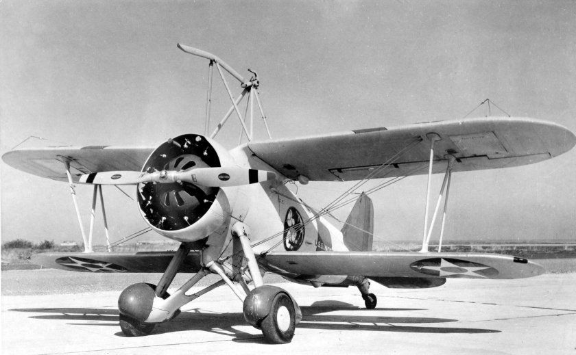 Curtiss f11c goshawk