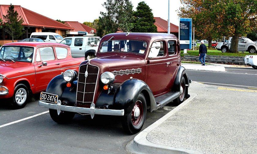 Plymouth 1935
