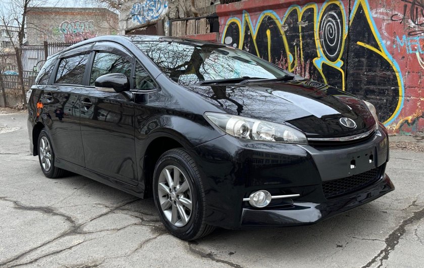 Toyota wish 2013