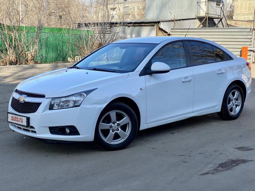 Chevrolet Cruze 2012 белый