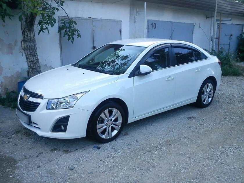 Шевроле Круз 2013 белый