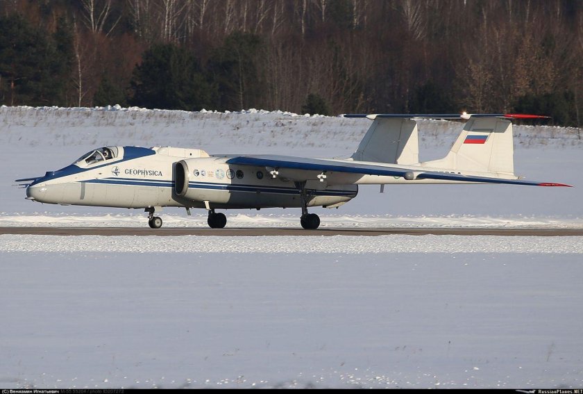 Самолёт геофизика м-55
