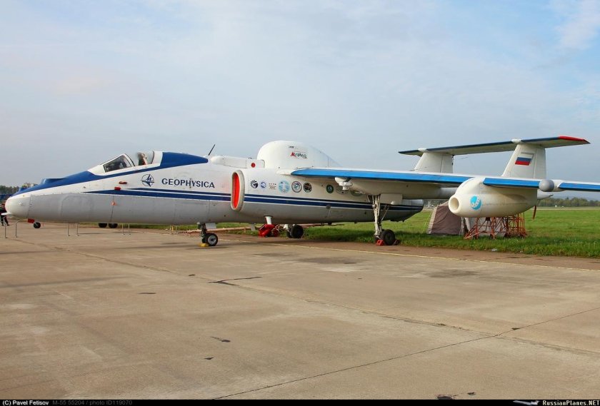 Самолёт геофизика м-55