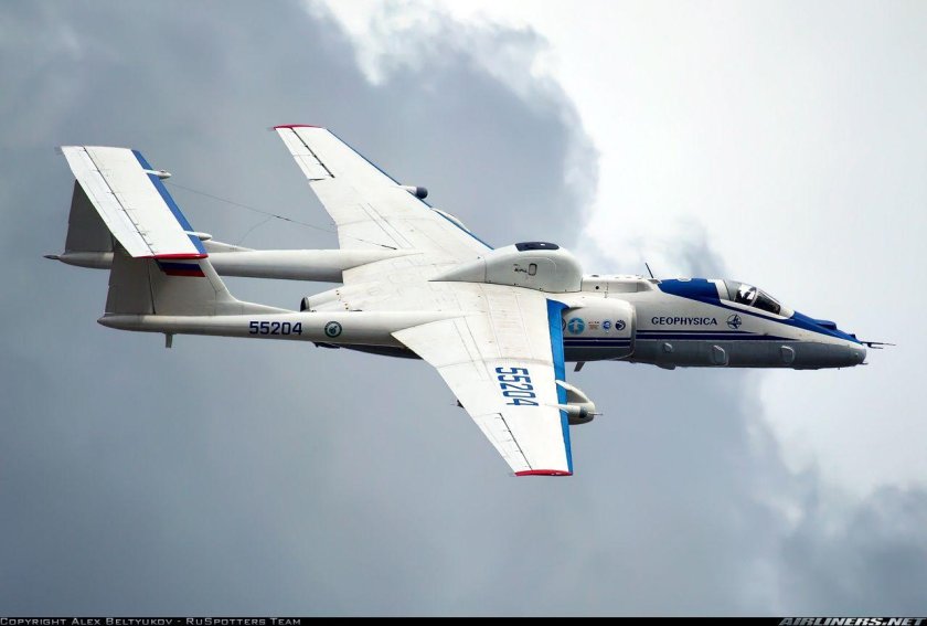 Самолёт геофизика м-55