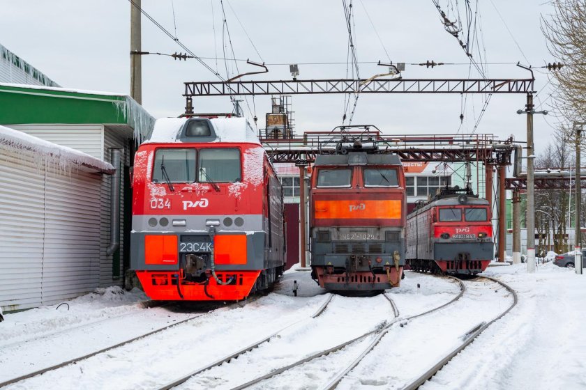 Электровоз синара 2эс6