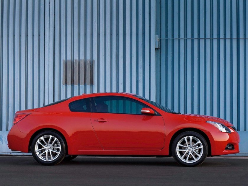 Nissan Altima Coupe