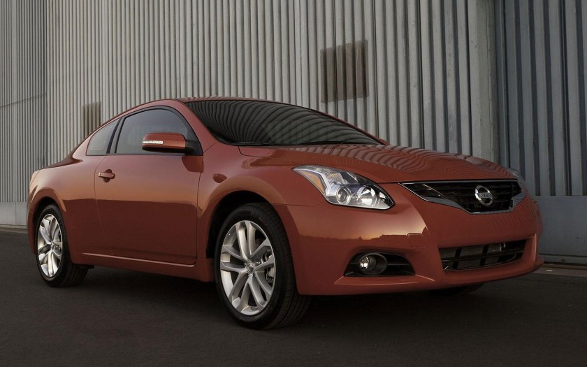 Nissan Altima купе