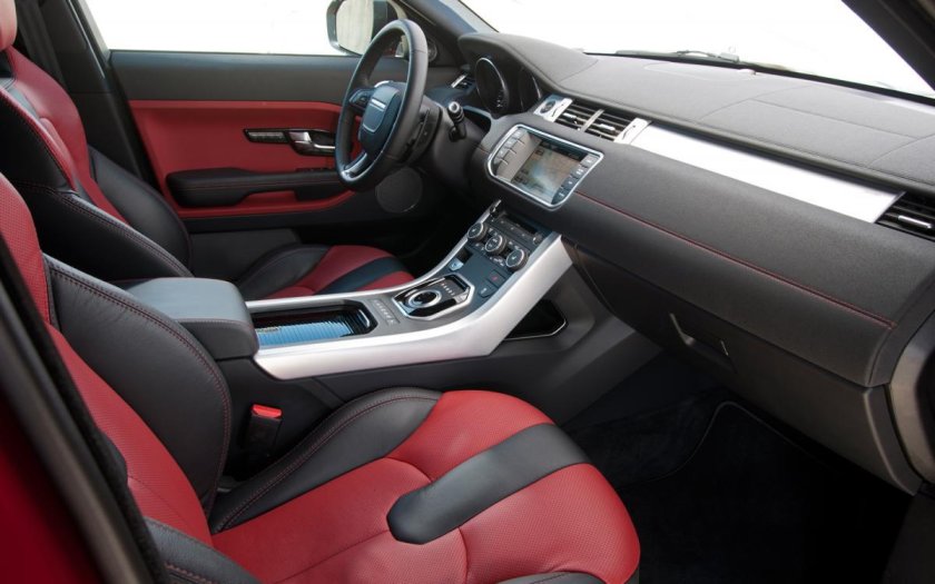 Range Rover Evoque красный салон