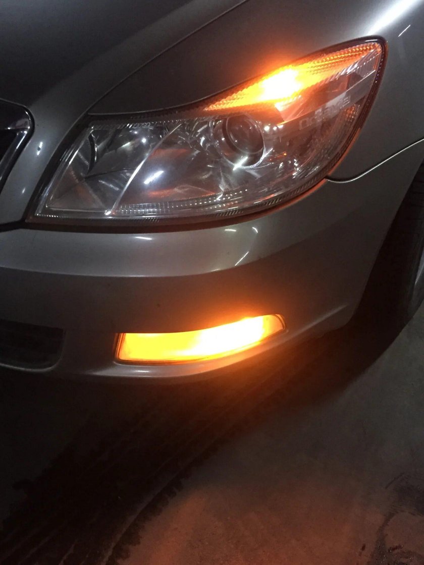 Габаритные огни Шкода Октавия а5