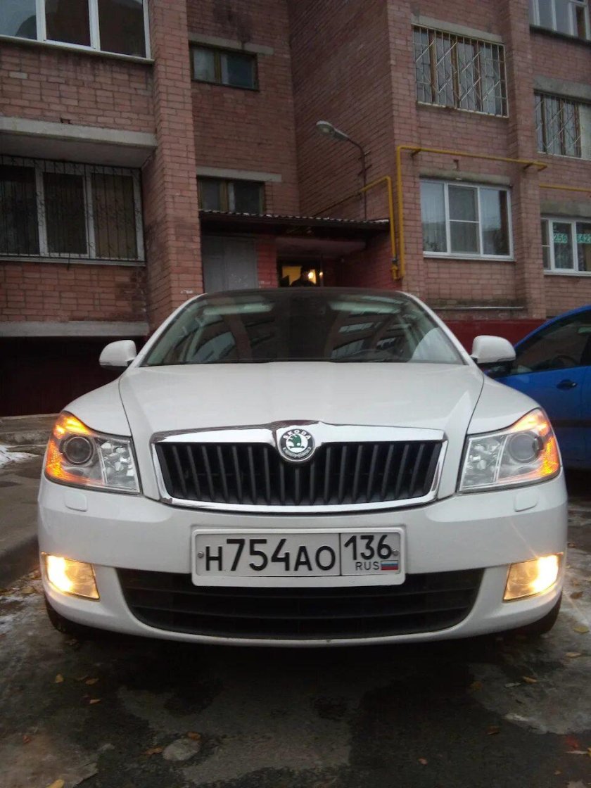 Оранжевые габариты Октавия а5