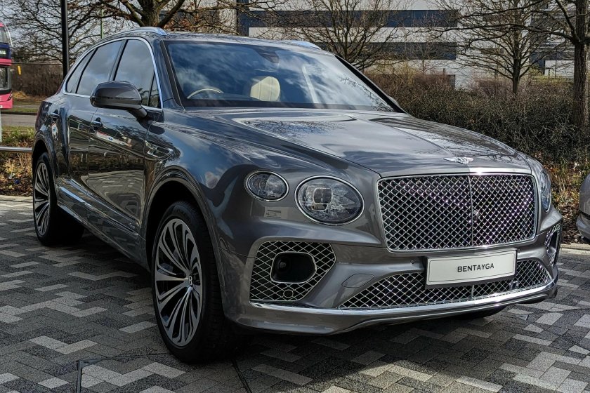 Бентли 2023