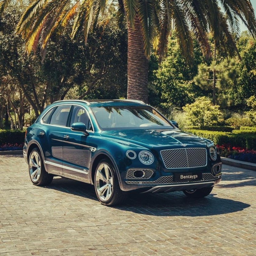 Bentley кроссовер Bentayga