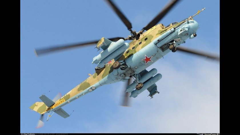 Ми-24 вертолет снизу