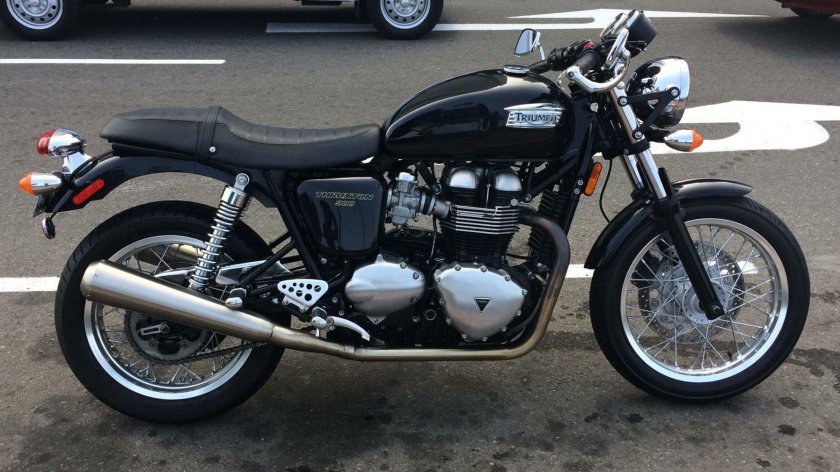 Triumph Thruxton 900