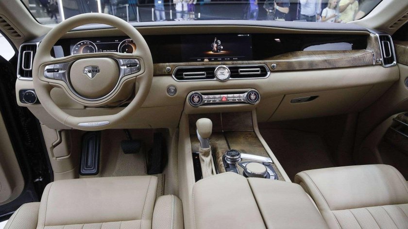 Аурус Сенат белый салон