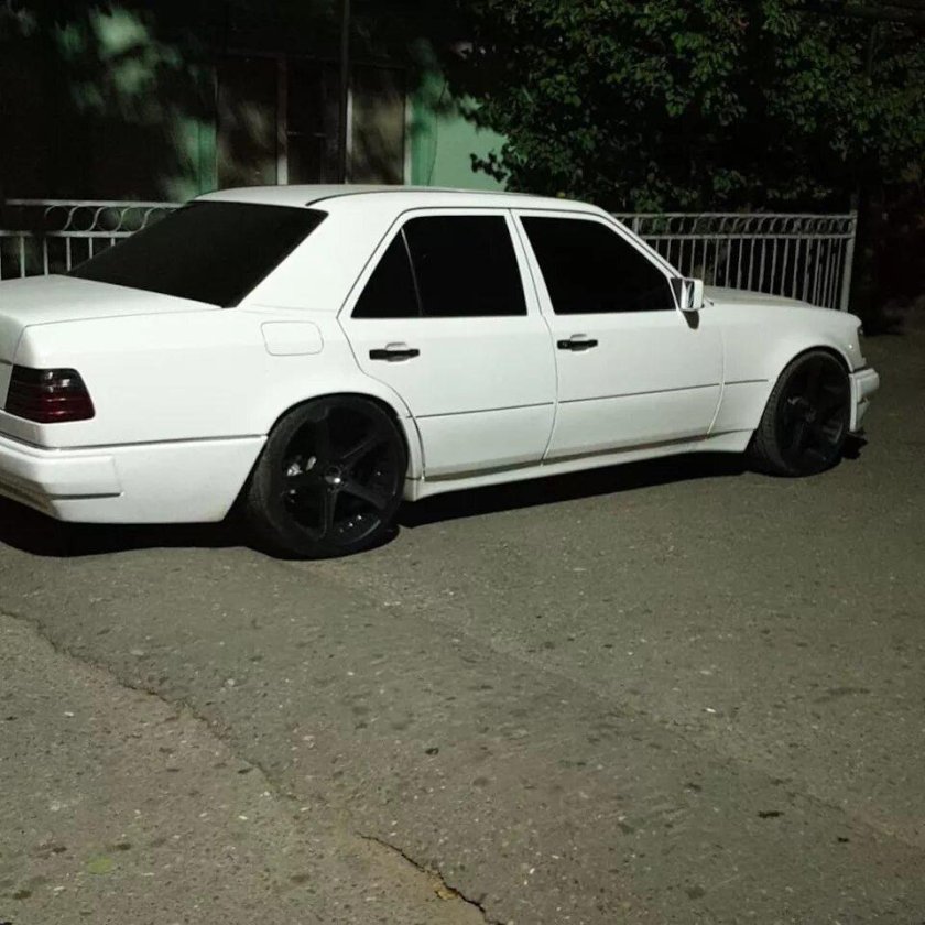 Мерседес 124 белый