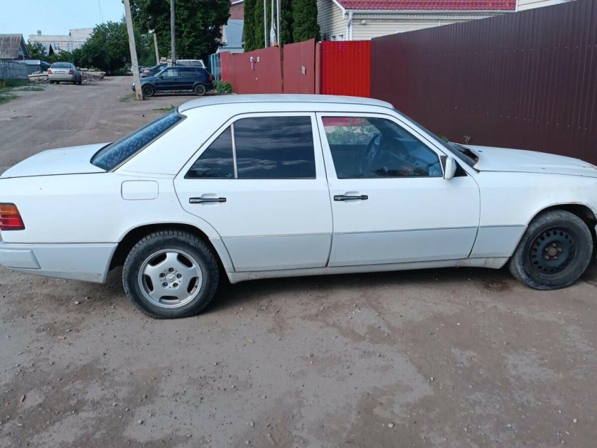 Мерседес 124 1989