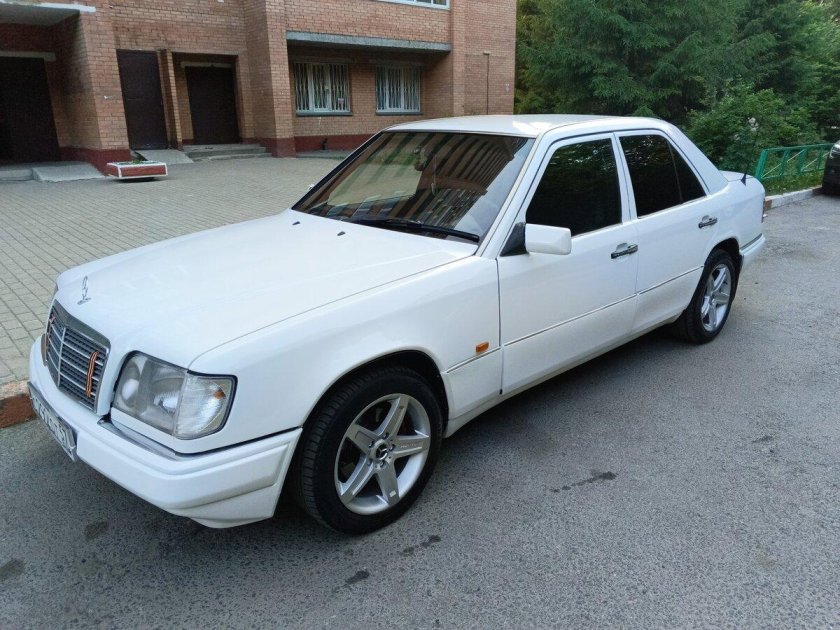 Мерседес 200 124 кузов