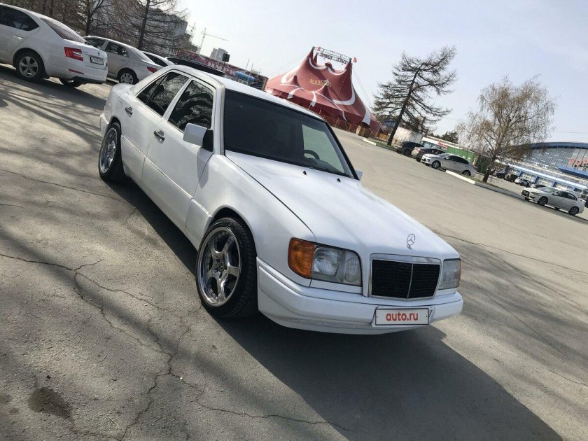 Mercedes-benz w124 белый