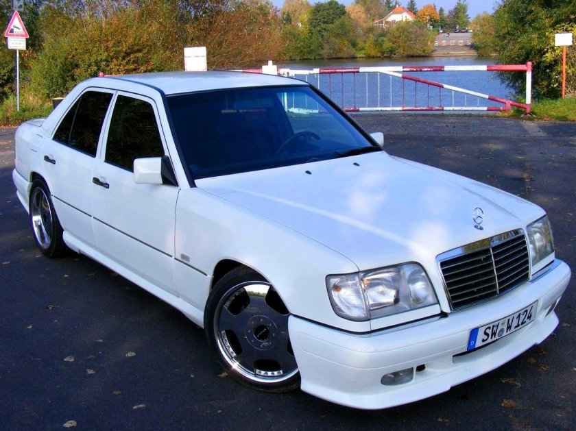 Mercedes-Benz w124 белый