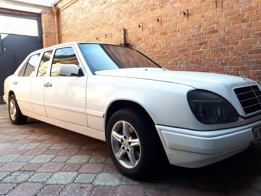 Мерседес 124 белый