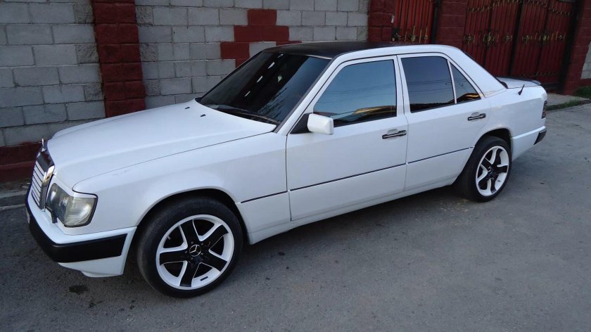 Мерседес 124 белый