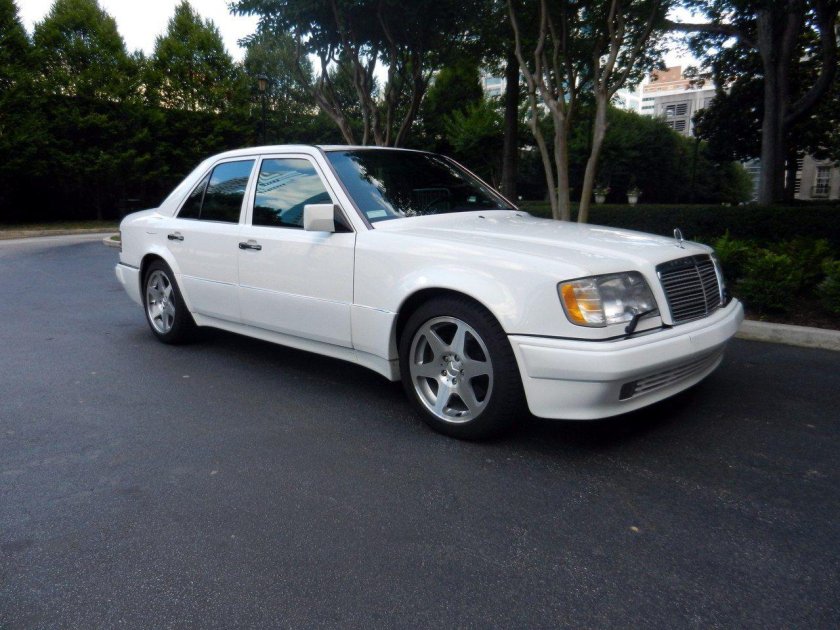 Mercedes-Benz w124 белый