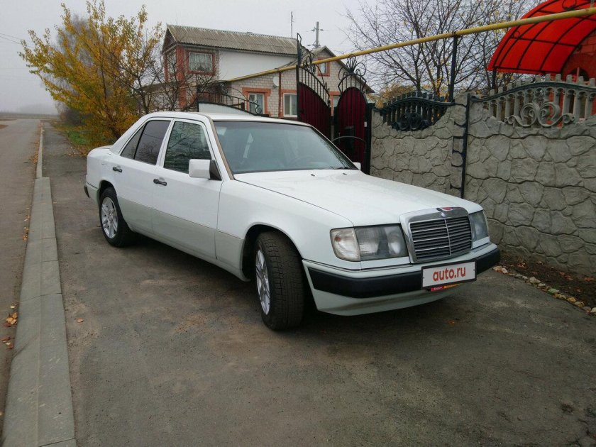 Мерседес е200 1993