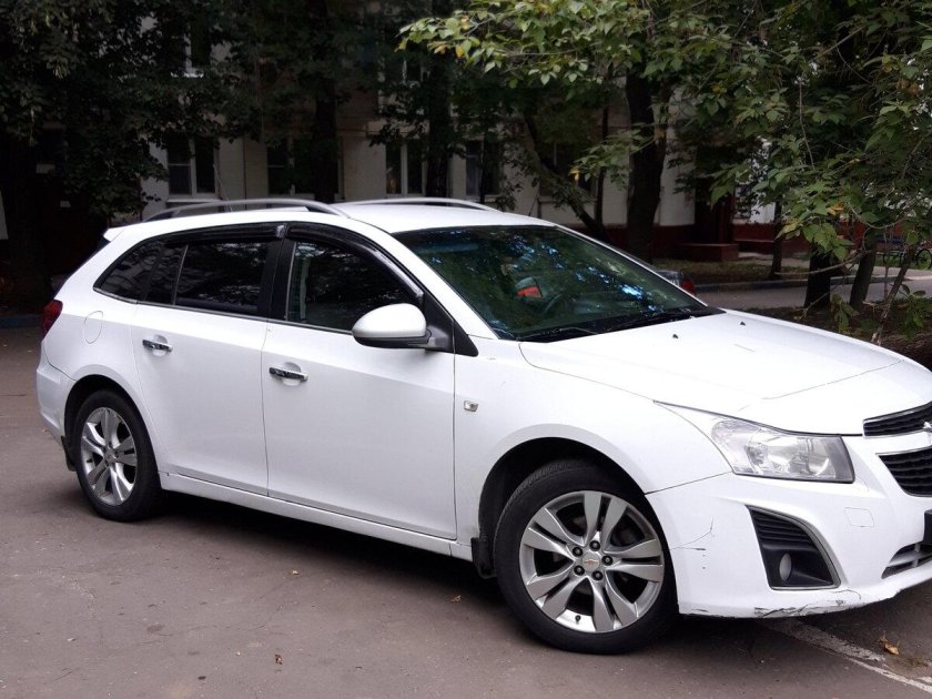 Шевроле Круз универсал 2013 белый