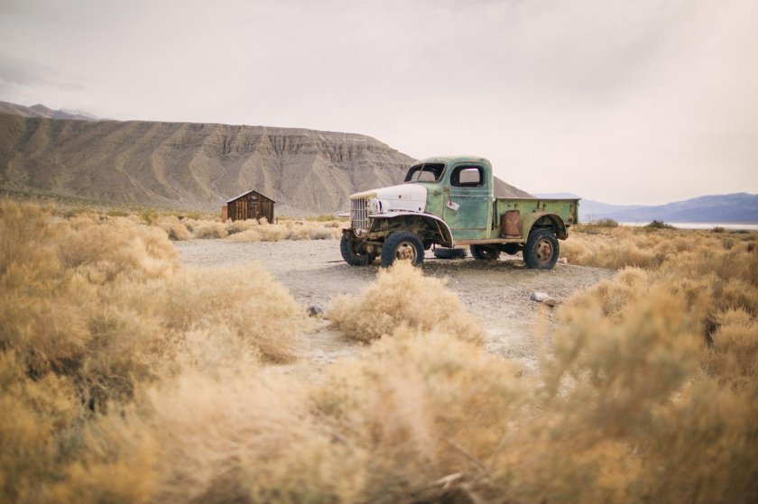 Автомобиль в пустыне