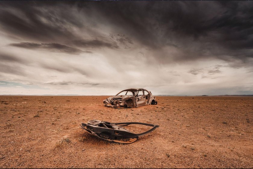 Машина в пустыне