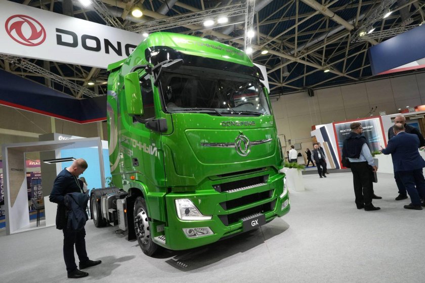 Седельный тягач dongfeng dfh4180 4x2
