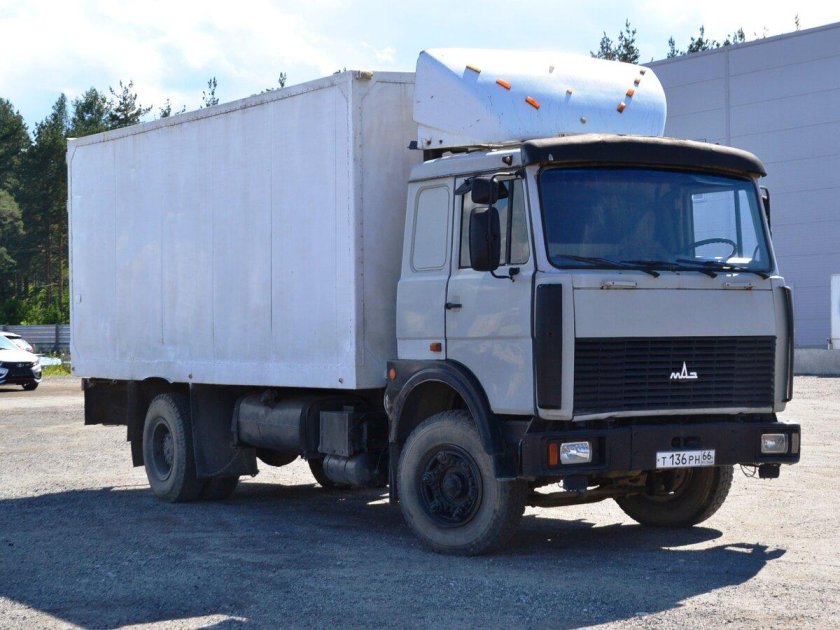 Грузовик МАЗ 5336