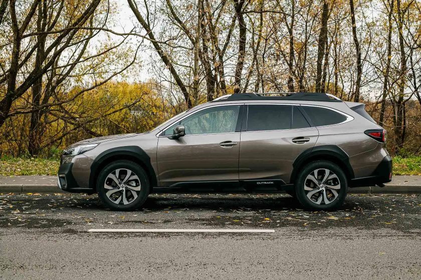 Субару Аутбек 6