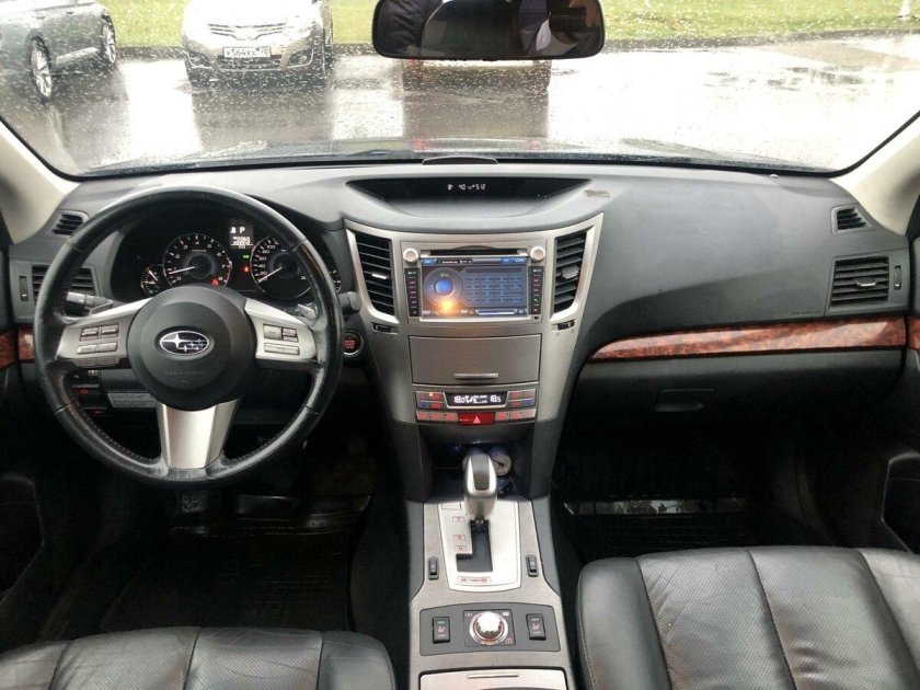 Субару Аутбек 4